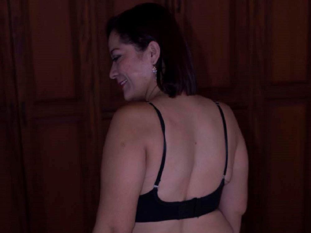 Alexashy38 cam model profile picture 