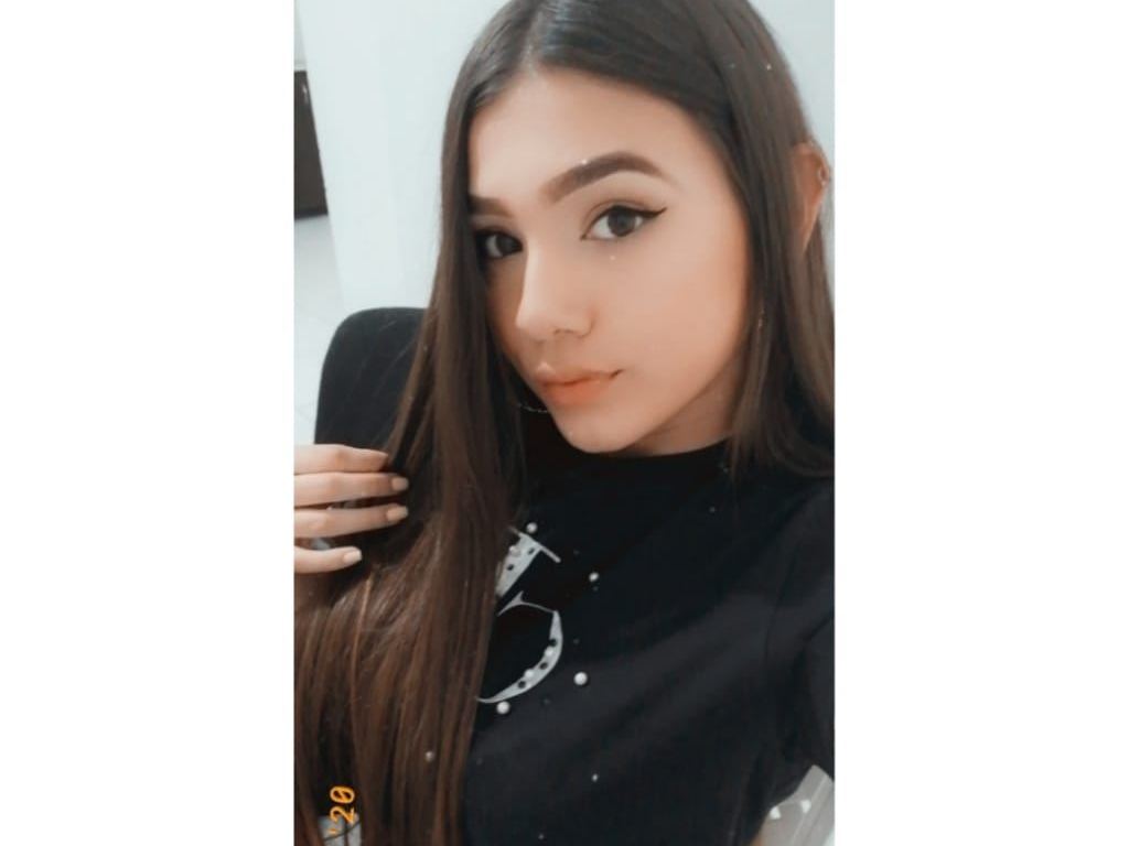 Image de profil du modèle de webcam sofia_novaa