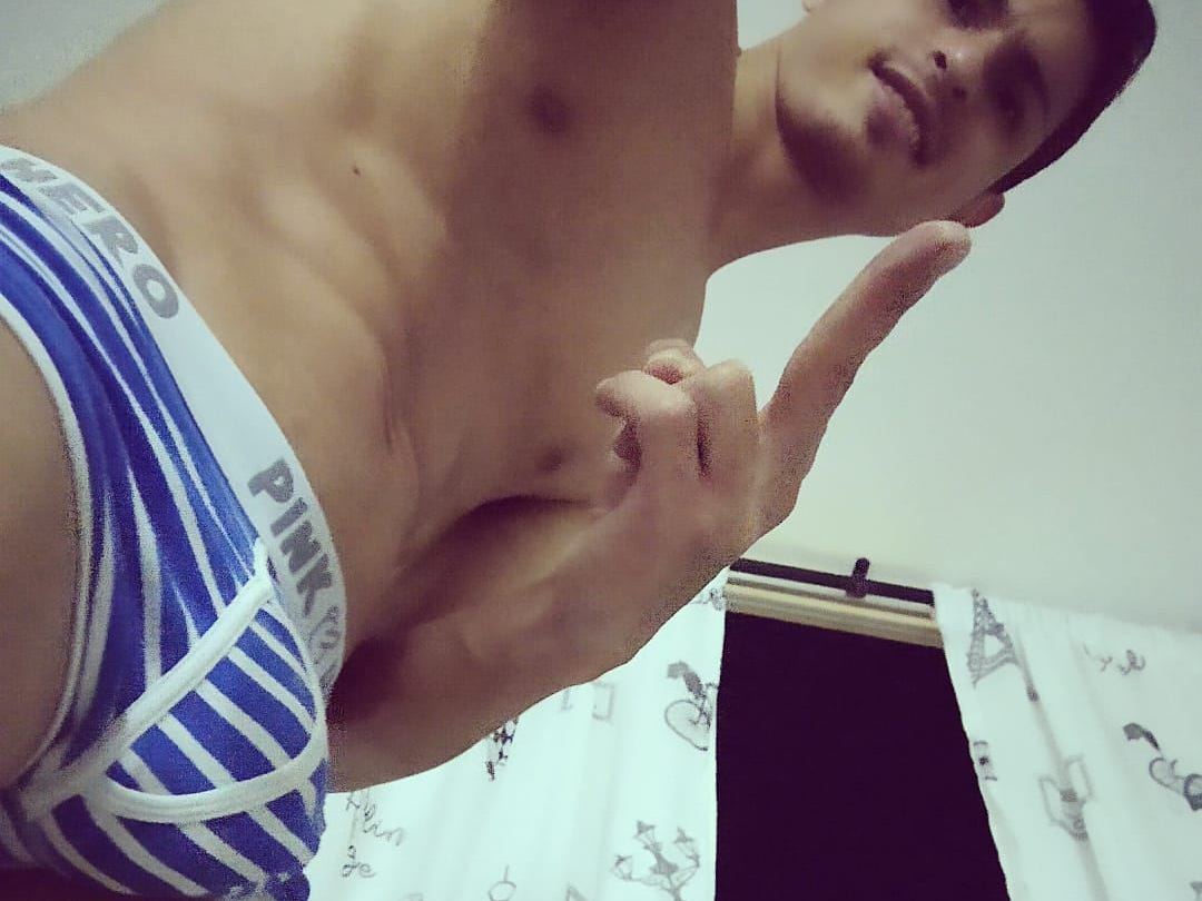 Jonymora32xxx profilbild på webbkameramodell 