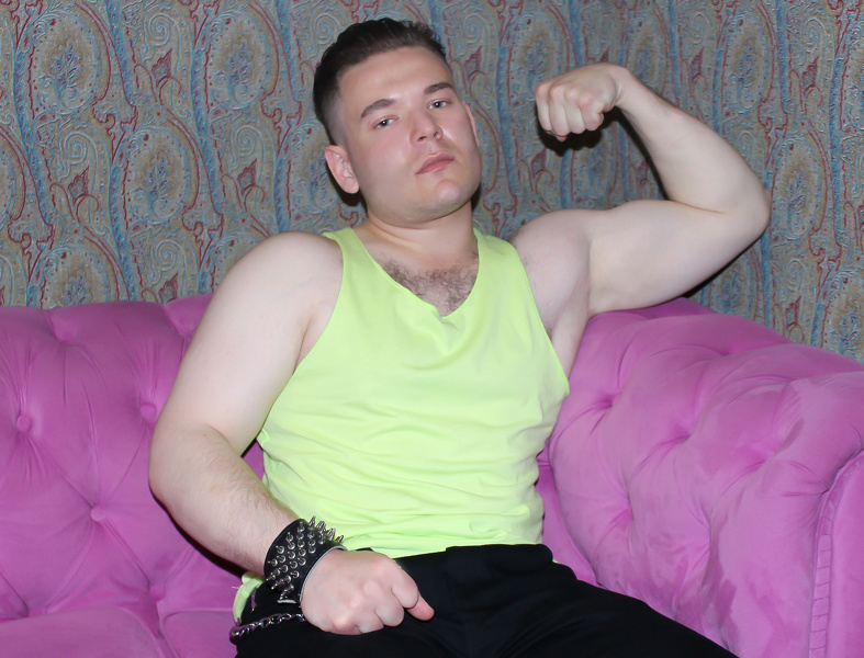 Performer FredMuscles Photo 2