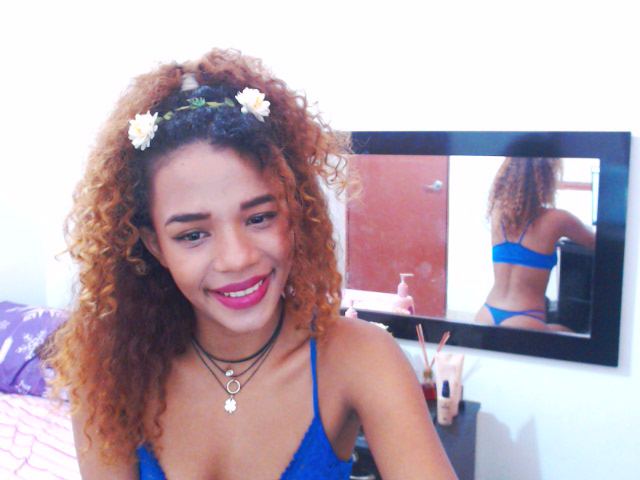 alexandraReyes immagine del profilo del modello di cam