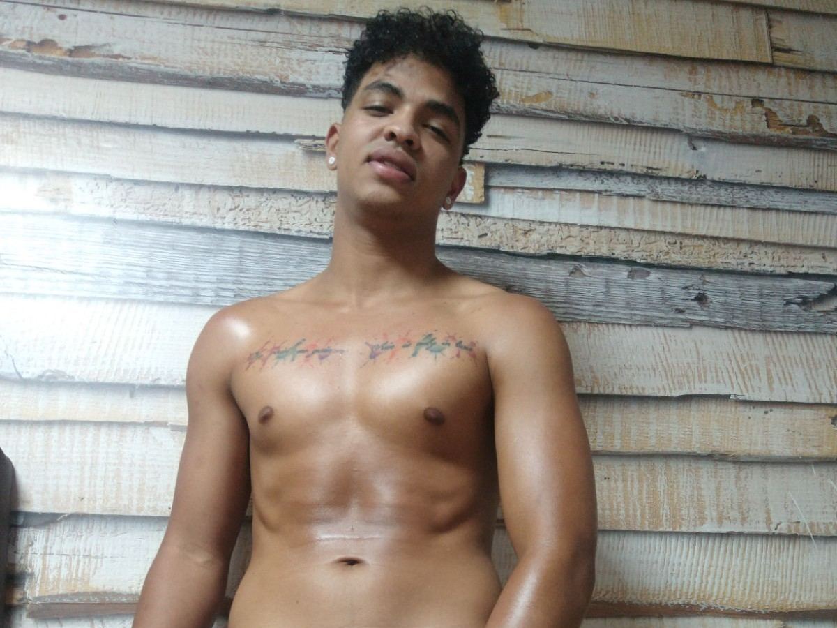 Image de profil du modèle de webcam Alex_milers