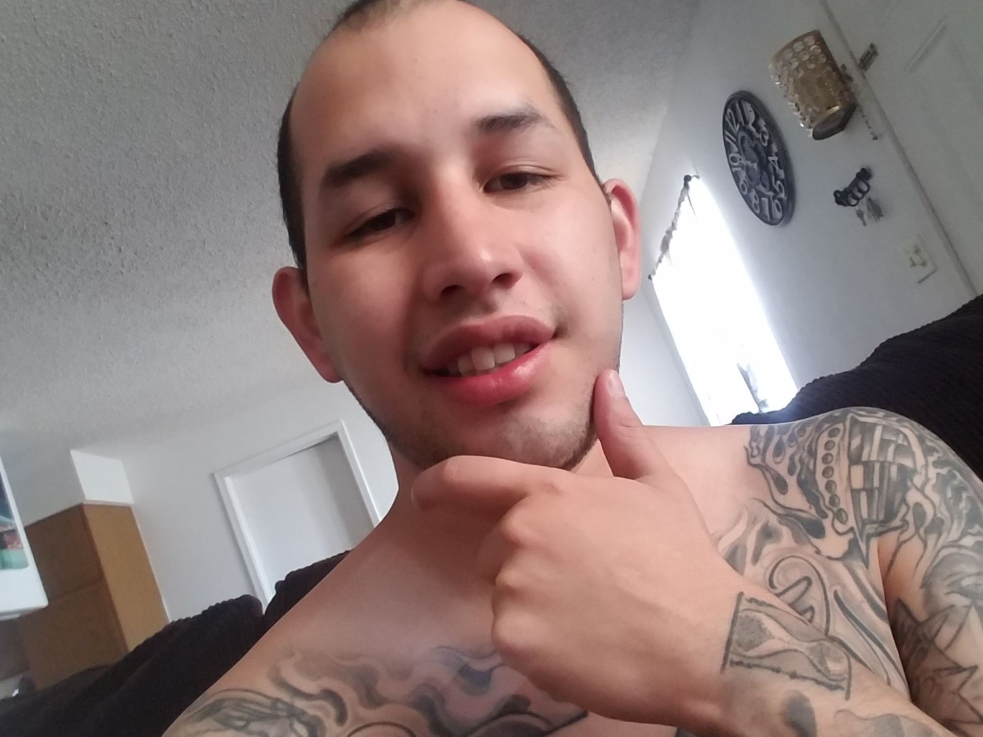 Image de profil du modèle de webcam Clloutboyace