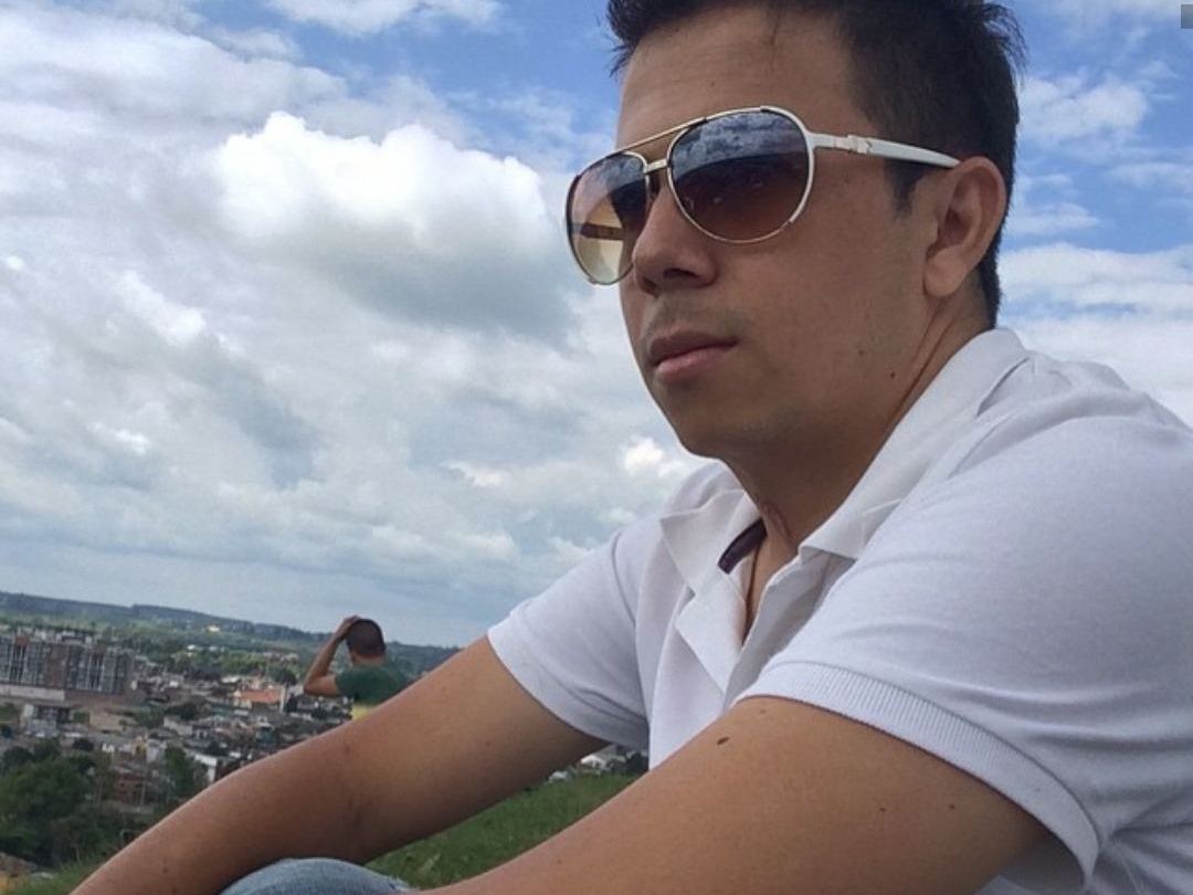 AaronMayers profilbild på webbkameramodell 