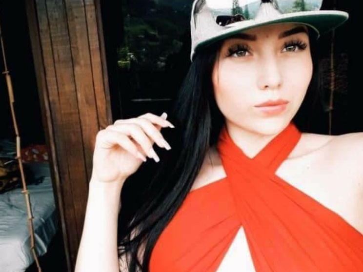 Imagen de perfil de modelo de cámara web de Isabelle_Martinss