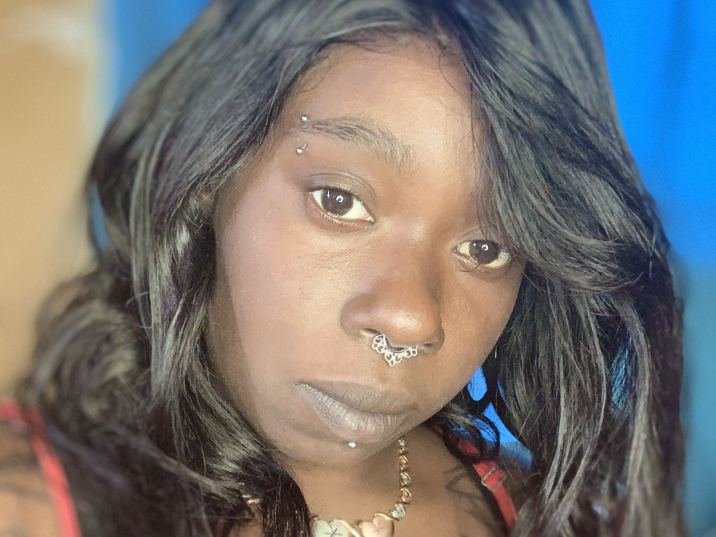 Imagen de perfil de modelo de cámara web de BeautifullyChokolate