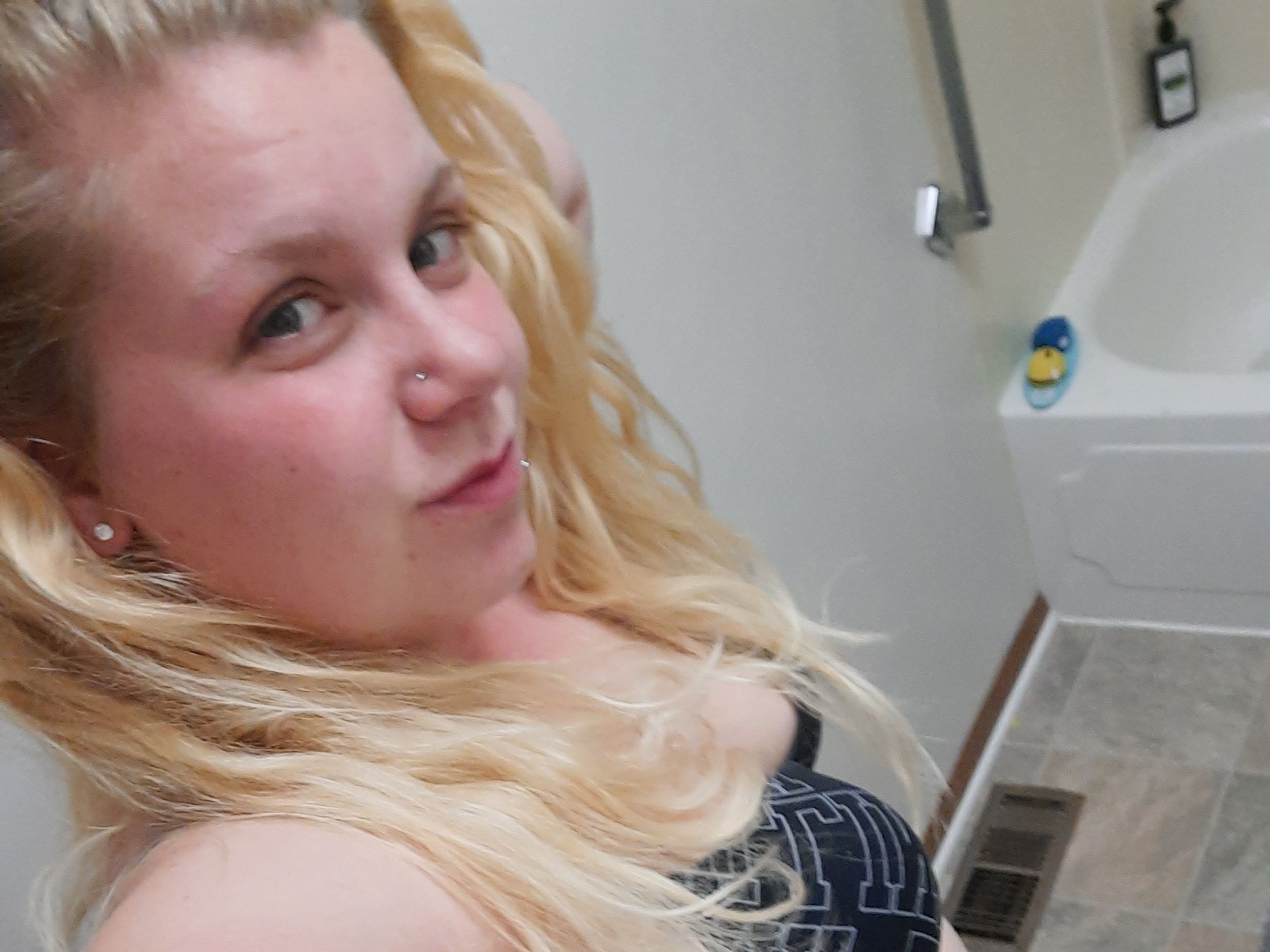 Freakykeke cam model profile picture 