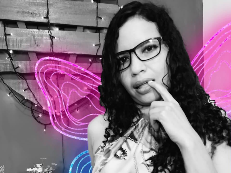 Image de profil du modèle de webcam PoppyBloom
