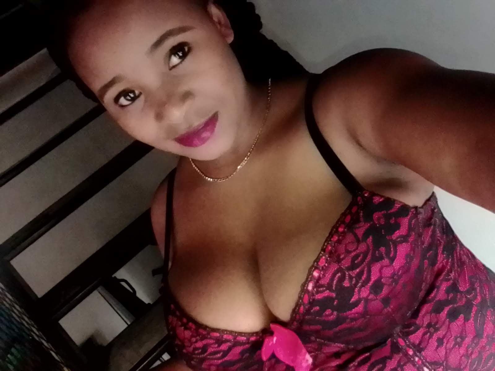 PEACHERS23 profielfoto van cam model 