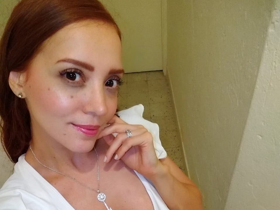lauren_red profilbild på webbkameramodell 