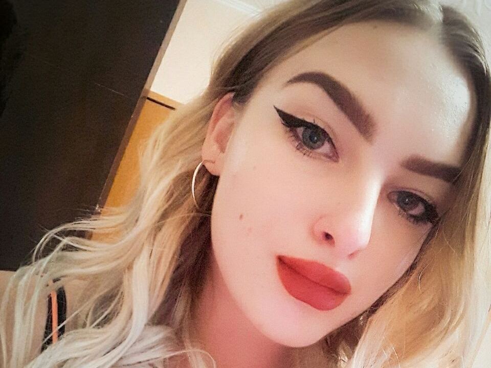 Foto de perfil de modelo de webcam de Medelina 