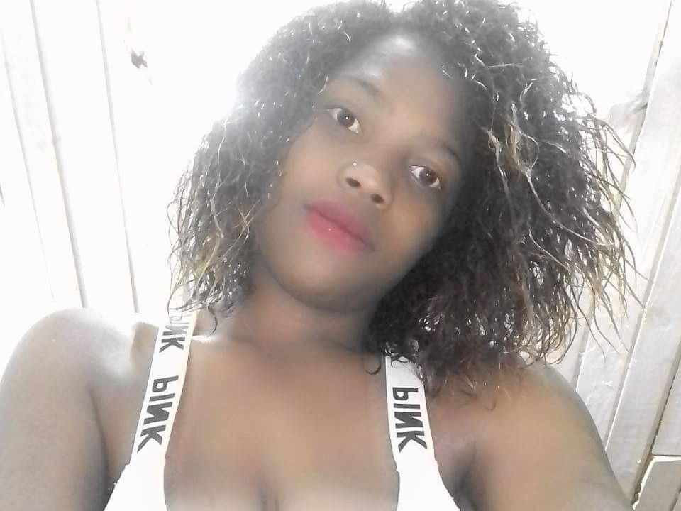 Imagen de perfil de modelo de cámara web de NaughtyteeN18