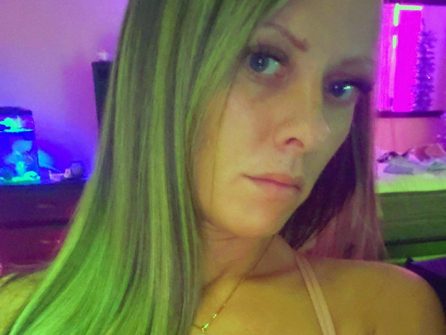Image de profil du modèle de webcam ccameron3636