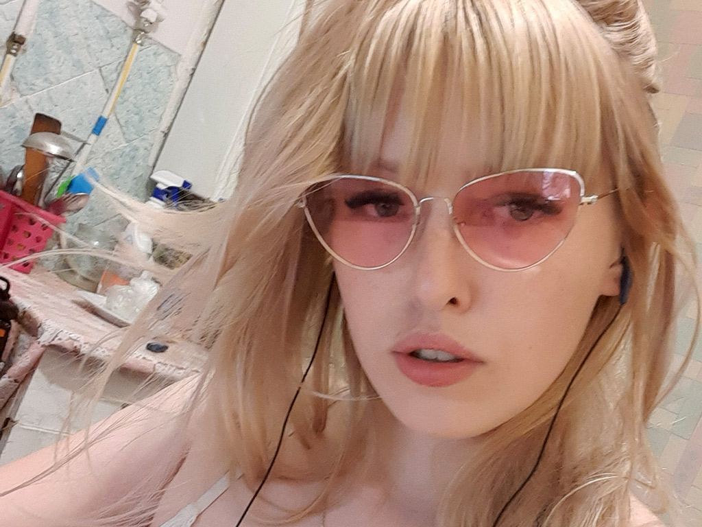 Ladiya profielfoto van cam model 