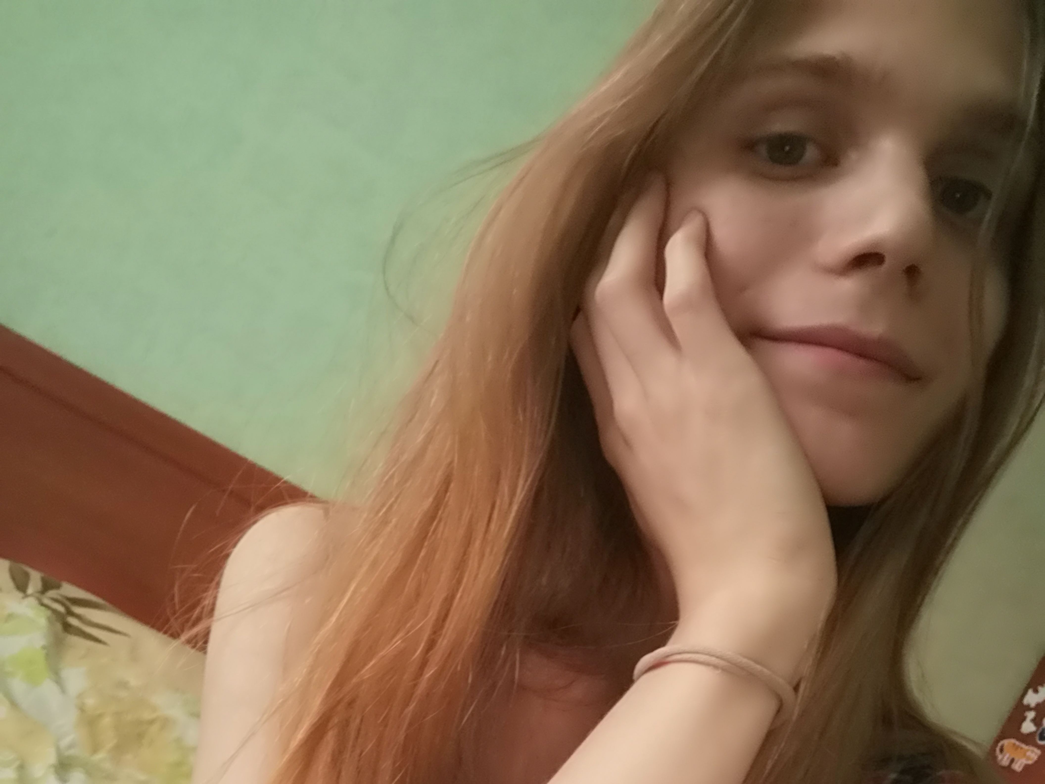 Image de profil du modèle de webcam CuteInterestCuteInterest