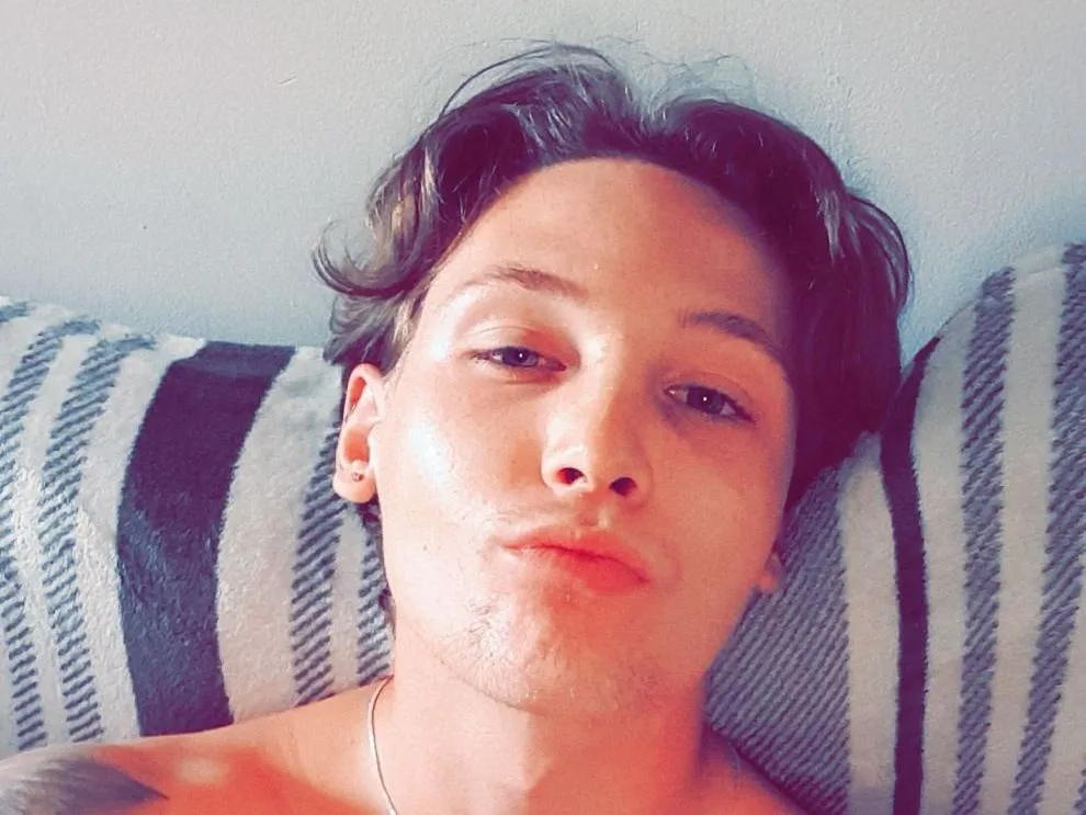 Foto de perfil de modelo de webcam de PleaseD