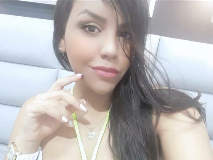 Image de profil du modèle de webcam NAUGHTYBOOBS21