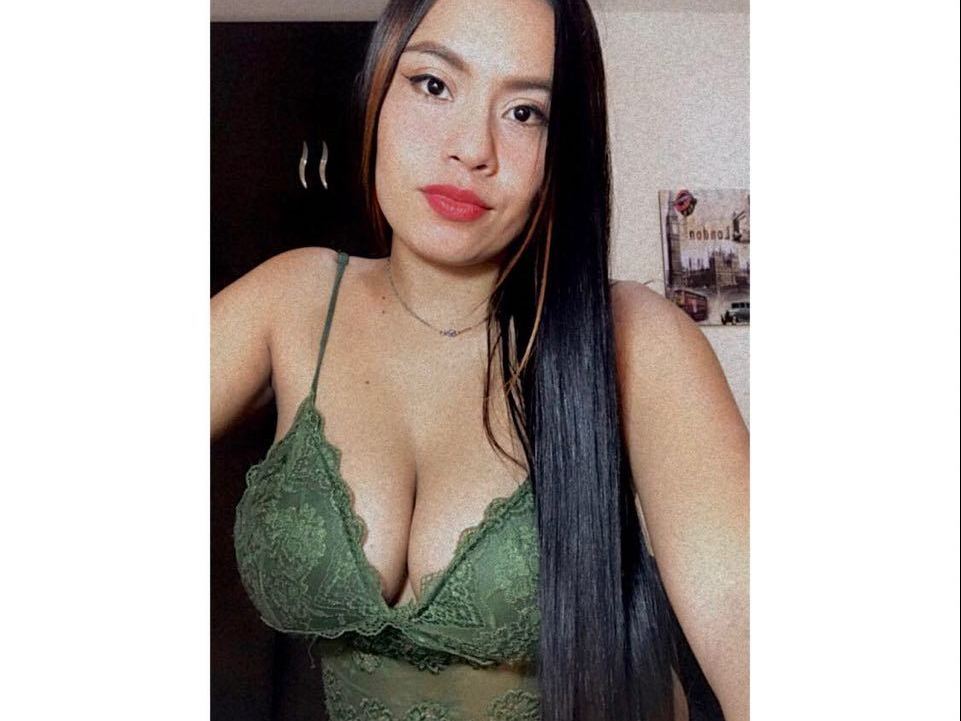 Imagen de perfil de modelo de cámara web de valentinax_luvx