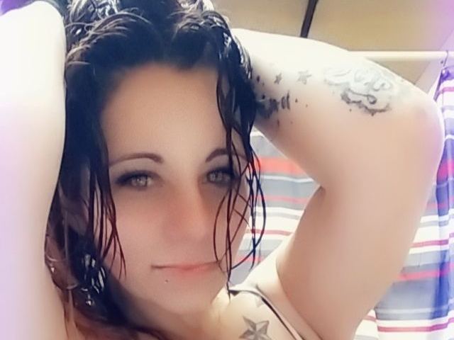 Image de profil du modèle de webcam ThickLipsWetwet69