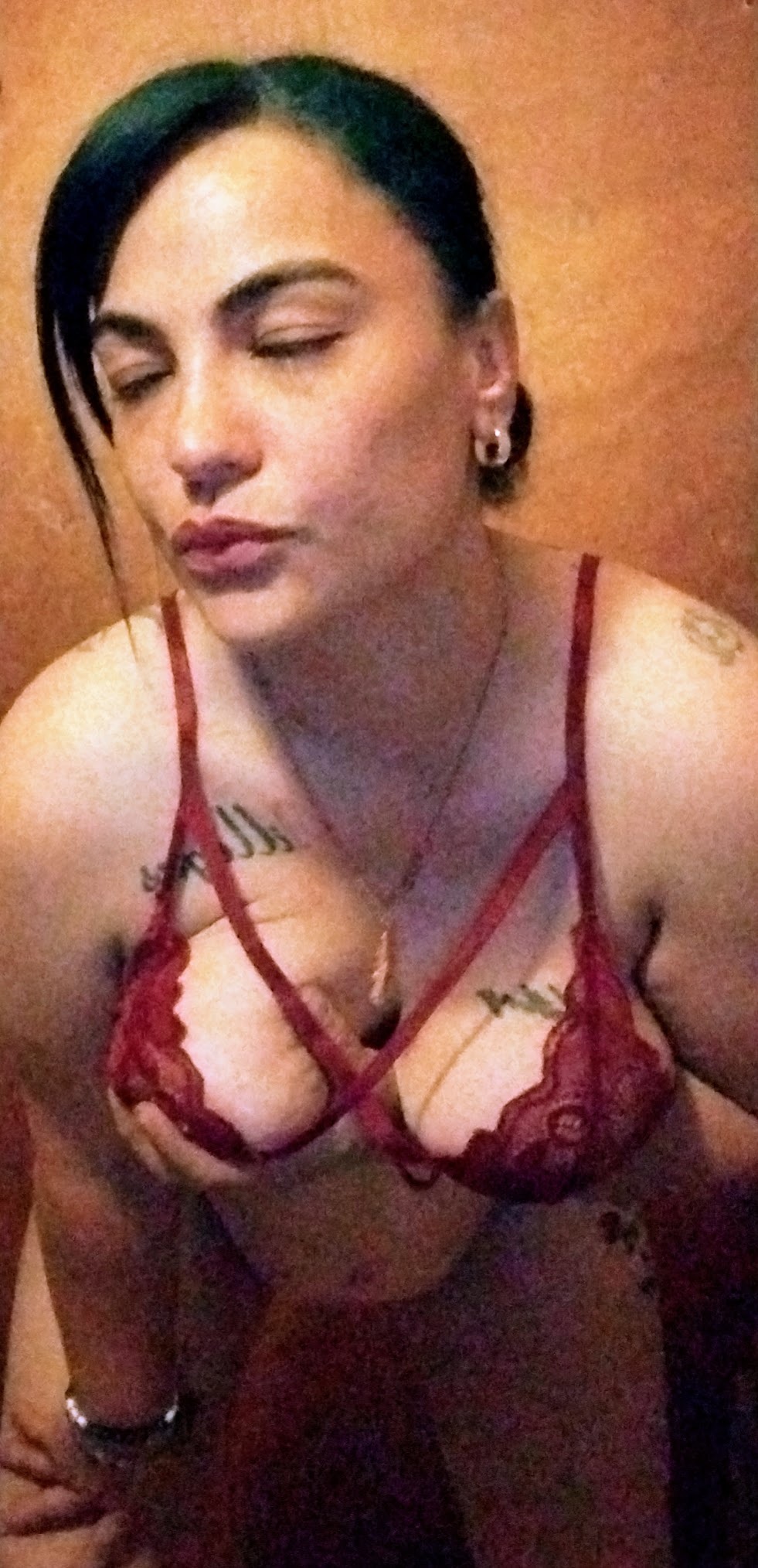 Performer QuarantineBootyCall Photo 7