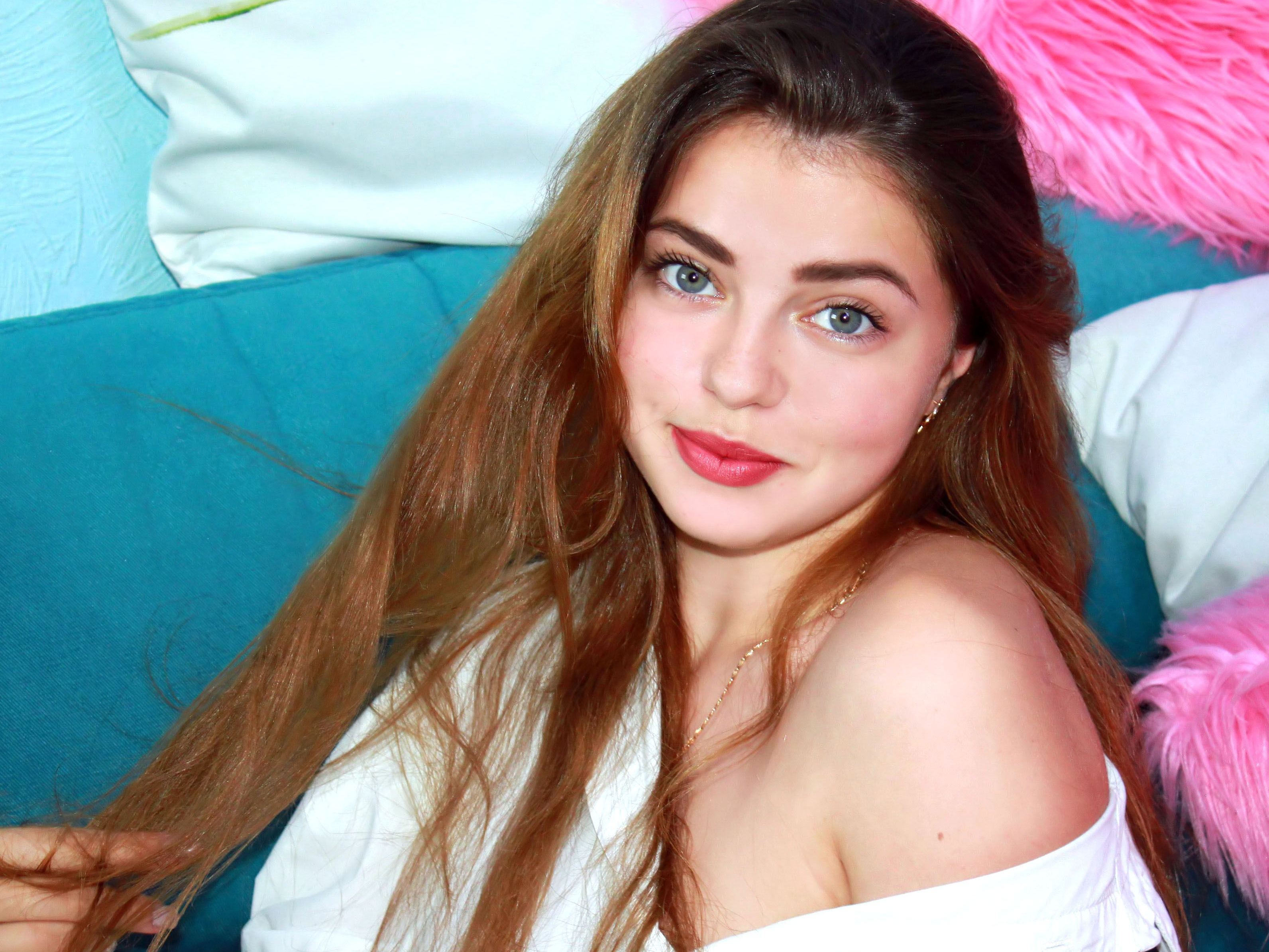 Image de profil du modèle de webcam MartinaDollW