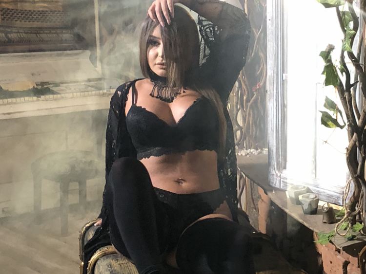 GiuliaCox profilbild på webbkameramodell 