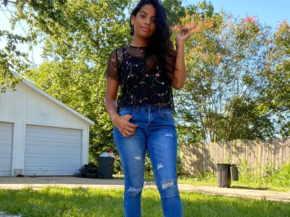 victoria_dennis Profilbild des Cam-Modells 