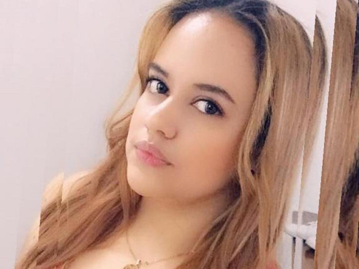 Clara_Diaz18 profilbild på webbkameramodell 