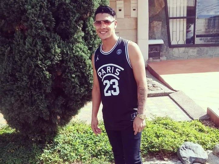 Imagen de perfil de modelo de cámara web de AQUILEZ