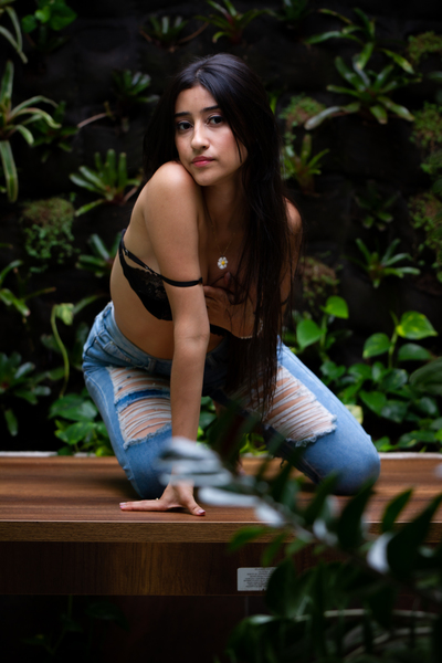 Performer Izzy_Gray Photo 1