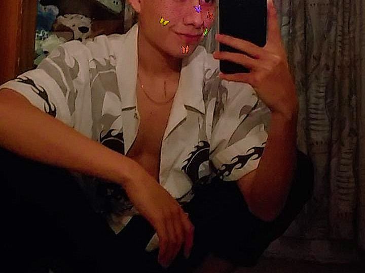 Image de profil du modèle de webcam TwinkBisexLatinBoy