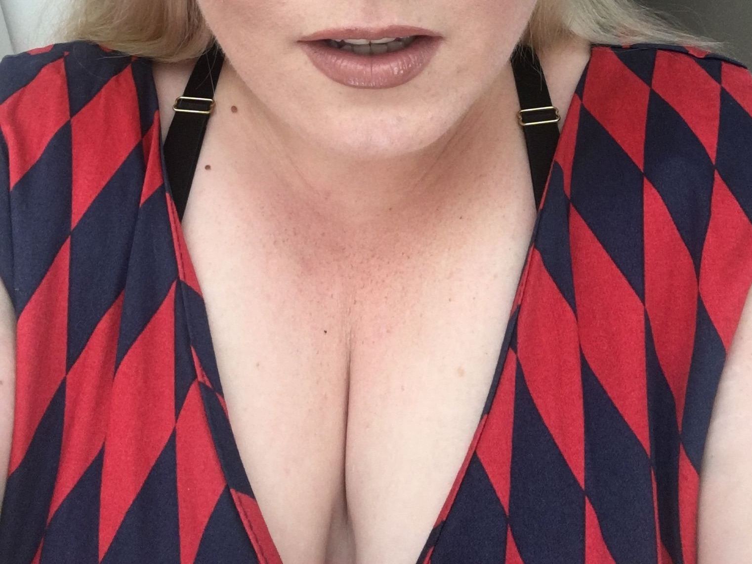 Image de profil du modèle de webcam EnglishRosexoxo