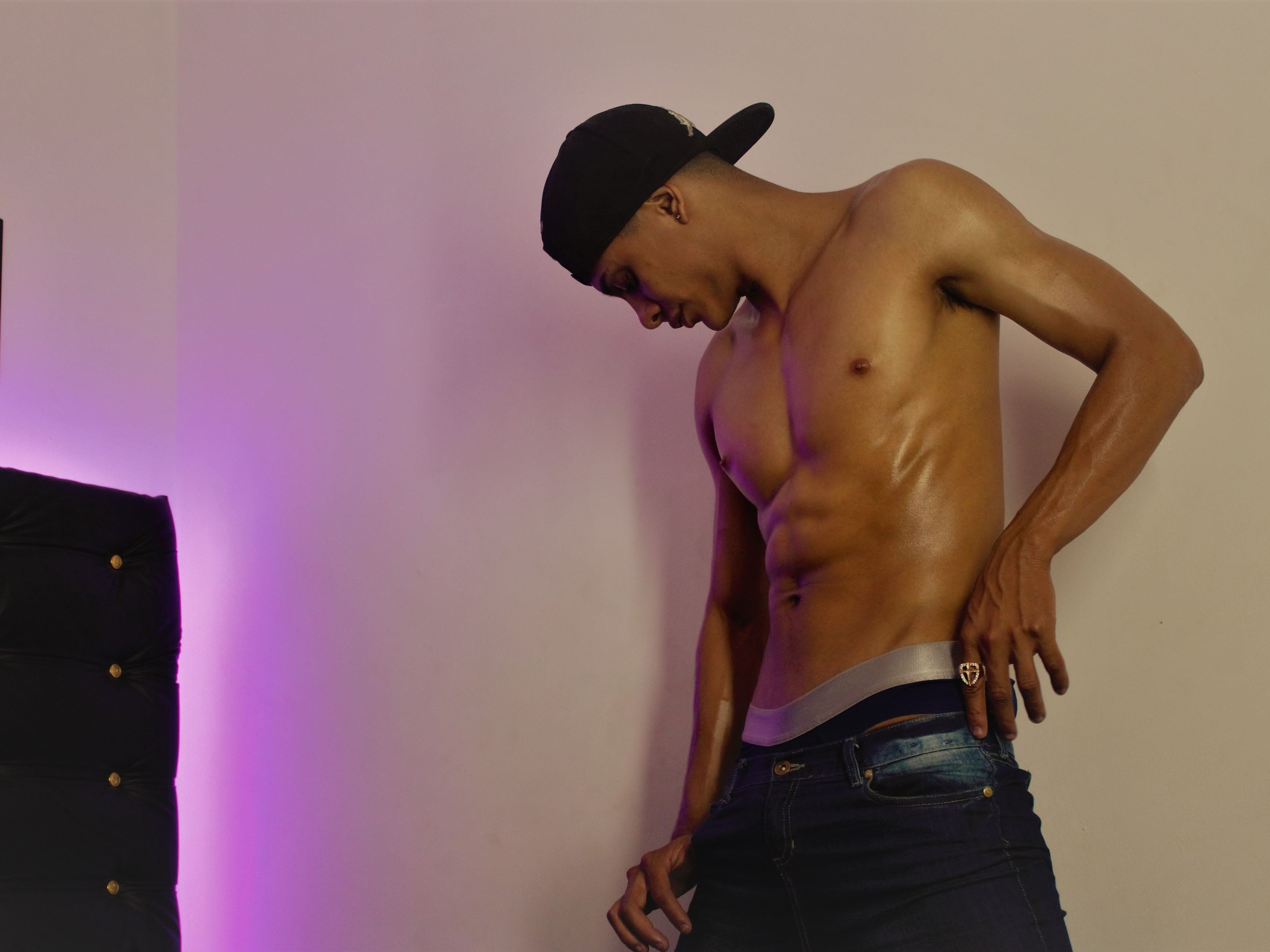jahtuzi profielfoto van cam model 