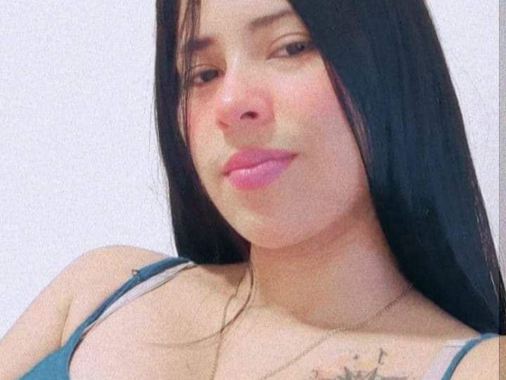 Image de profil du modèle de webcam priyaloves_108