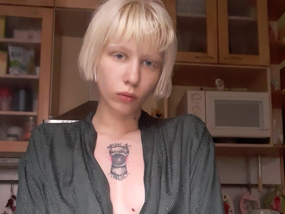 Teeny_Snow cam model profile picture 