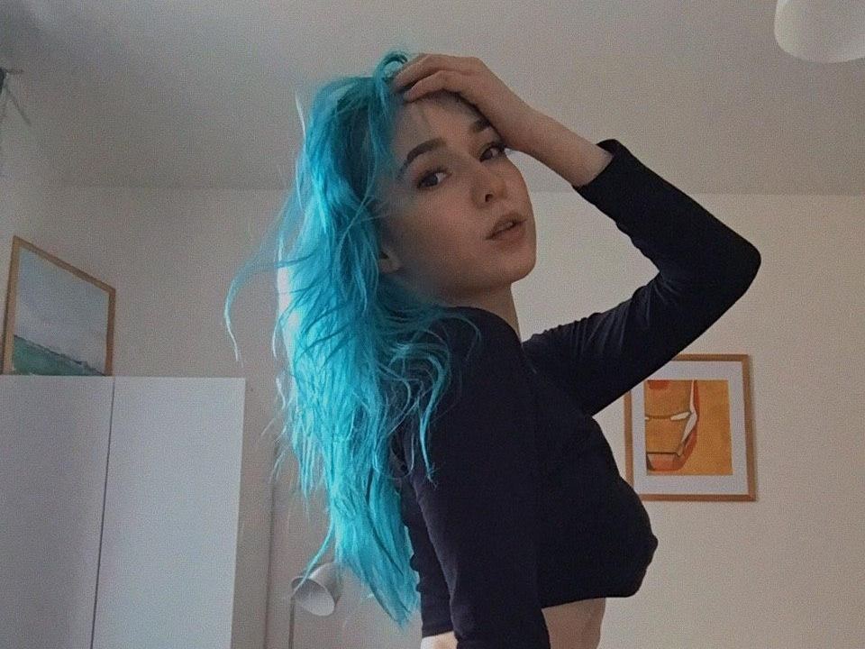 Image de profil du modèle de webcam Adeliade_Mirelle