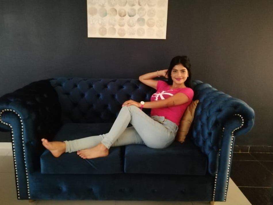 Imagen de perfil de modelo de cámara web de AuraBoxxx