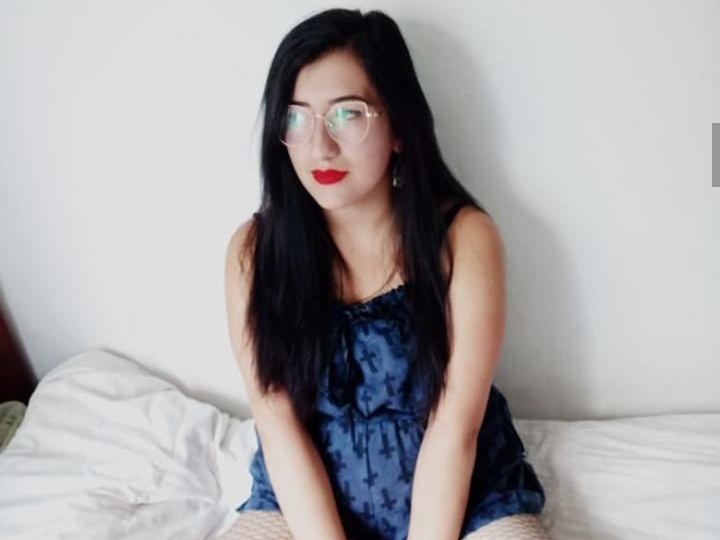 Image de profil du modèle de webcam ThalianaVh