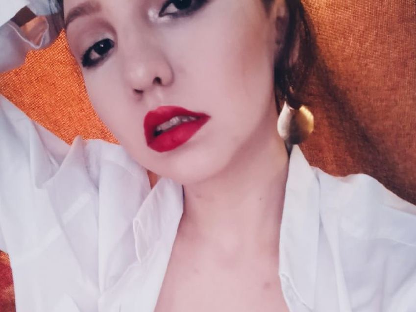 MadinaLove_x immagine del profilo del modello di cam