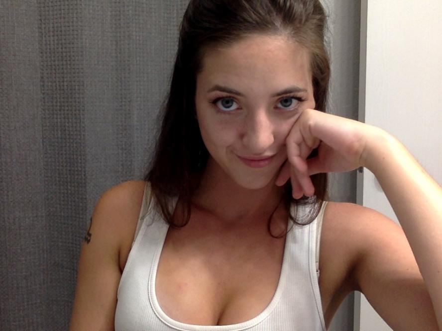 Image de profil du modèle de webcam Fembot00111