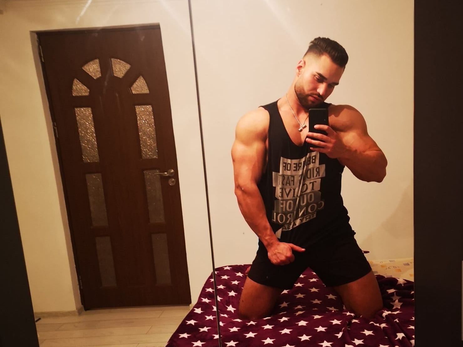 Image de profil du modèle de webcam Robymuscle94