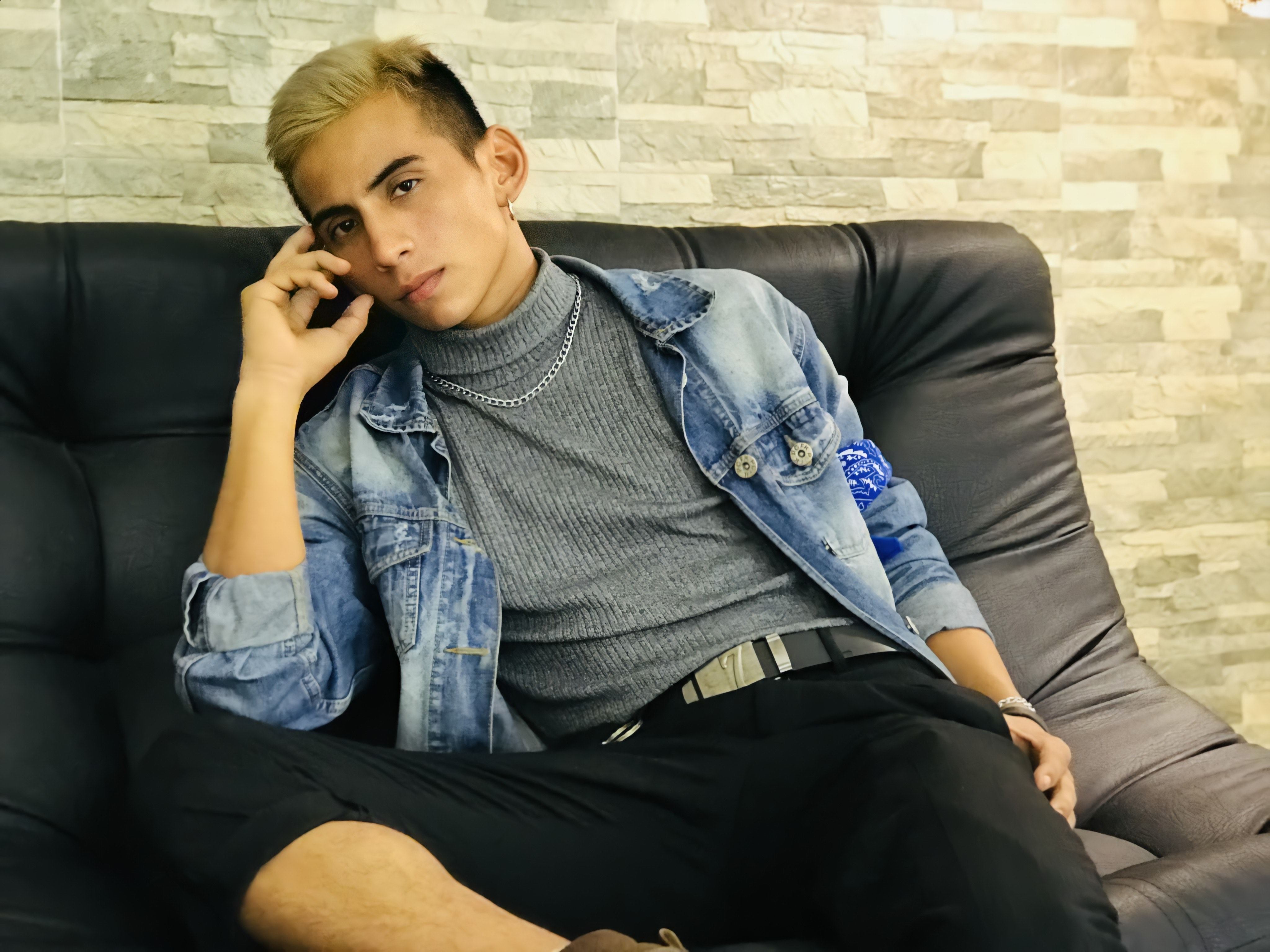 DylanSpace cam model profile picture 