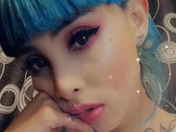 Imagen de perfil de modelo de cámara web de LUCYFER18