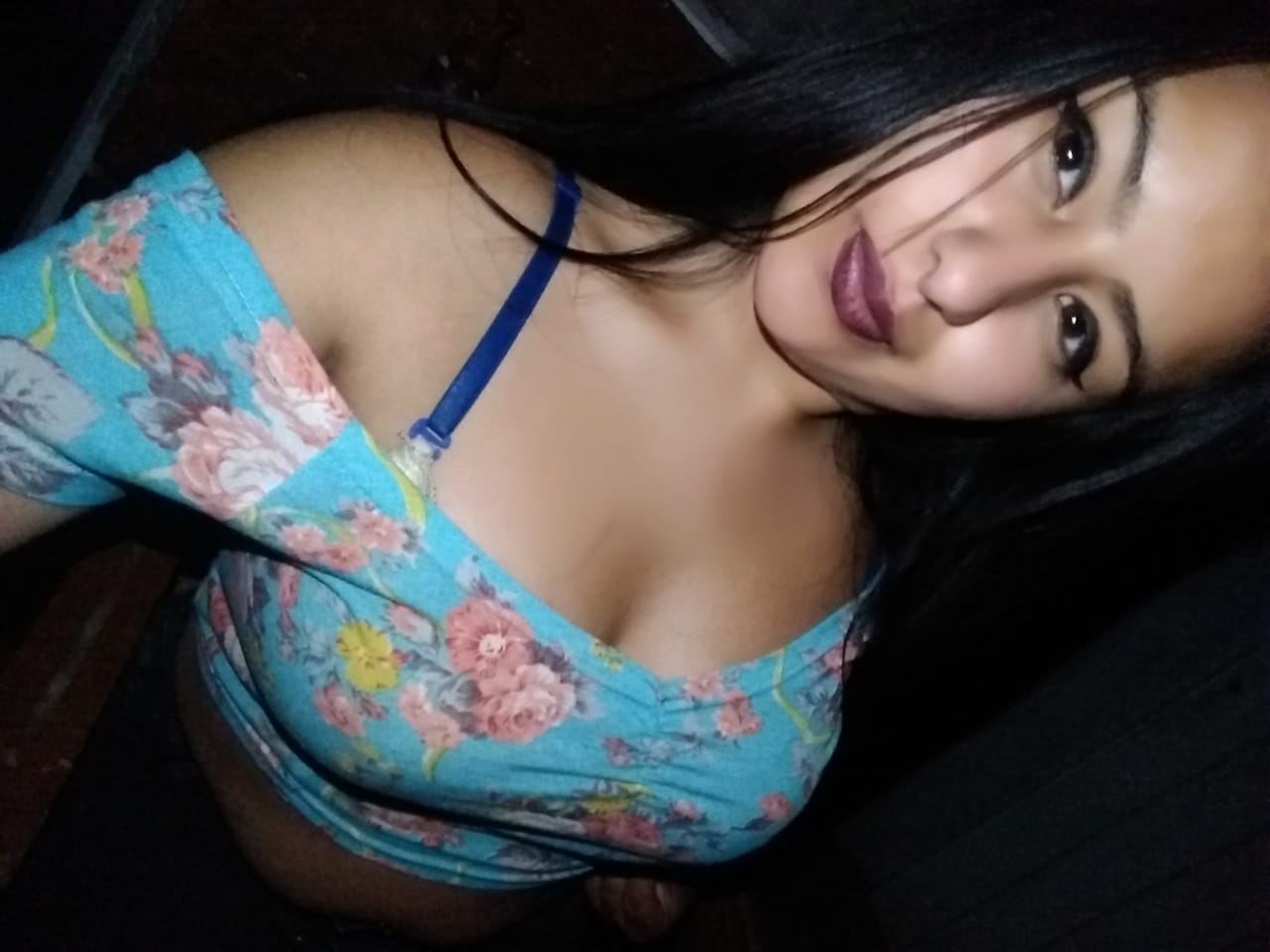 Image de profil du modèle de webcam liah_lb