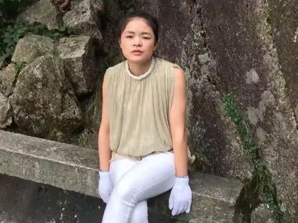 Yirong immagine del profilo del modello di cam