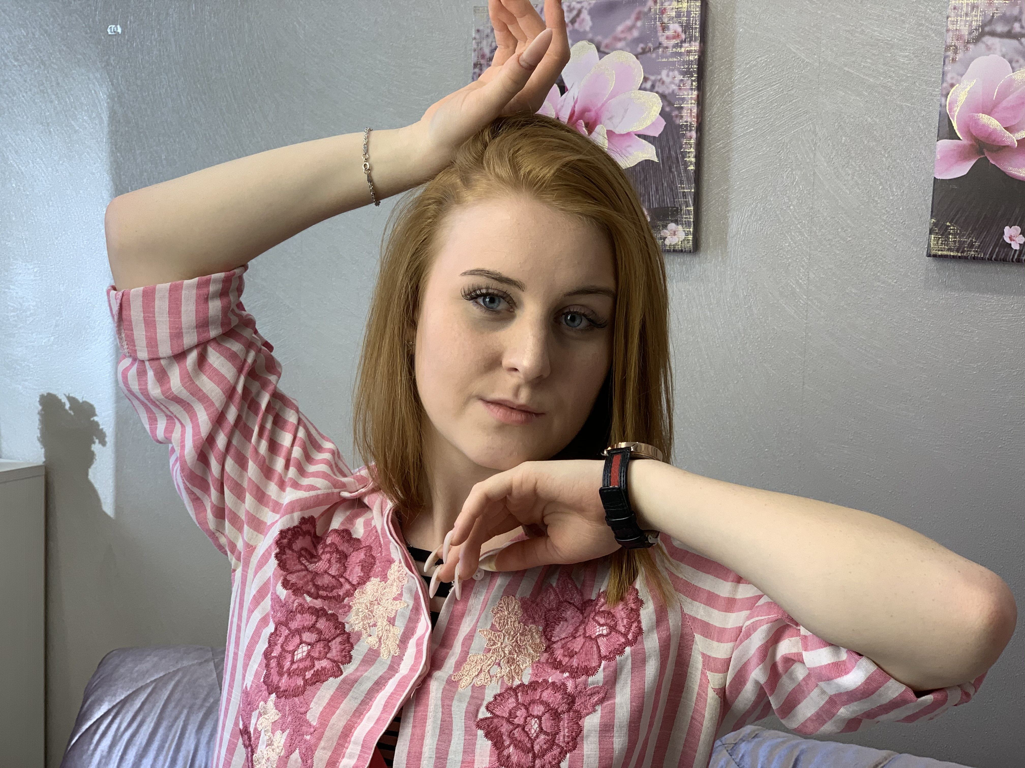 Imagen de perfil de modelo de cámara web de SexyUDoll