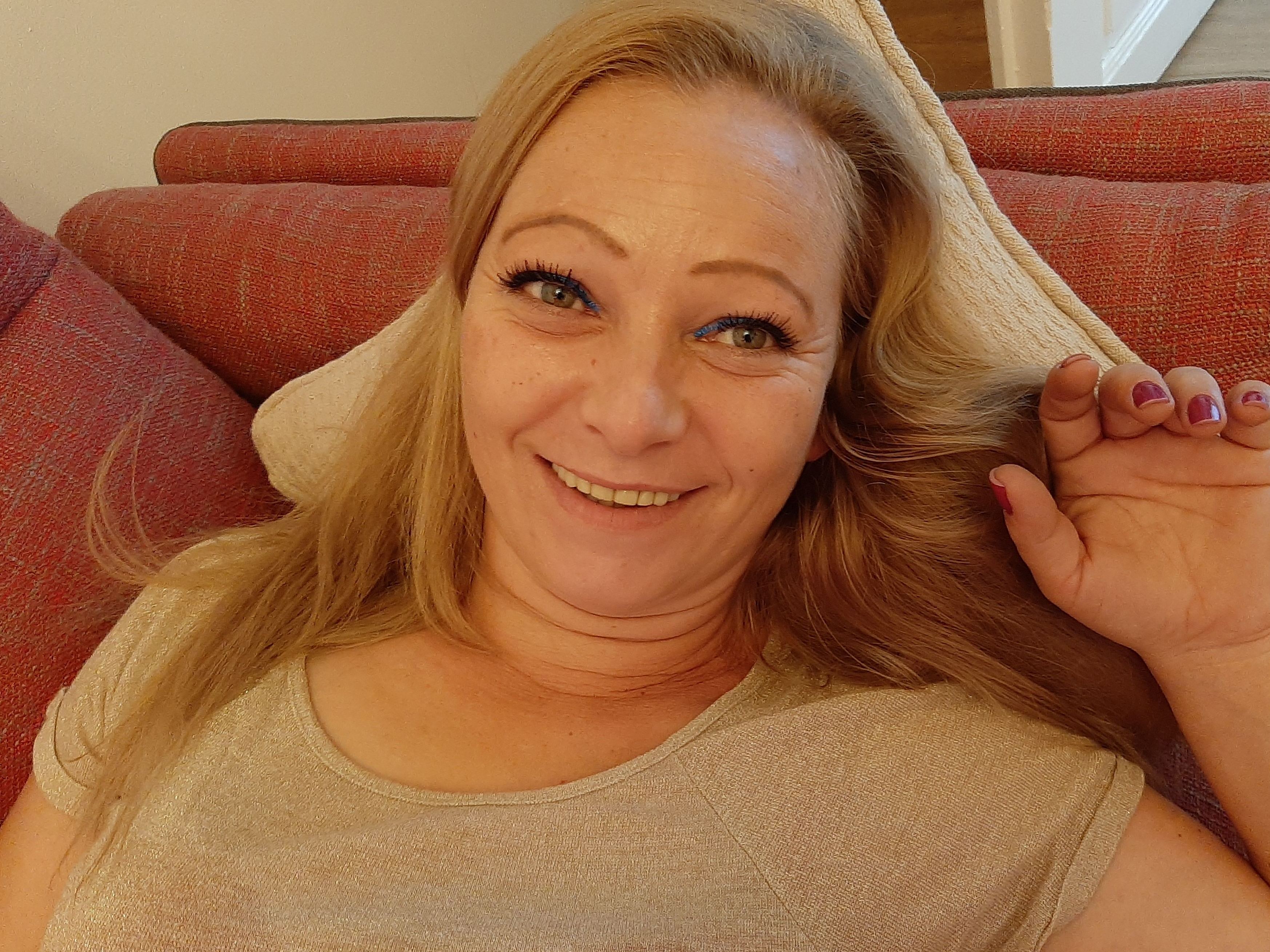 Image de profil du modèle de webcam MAYIAH
