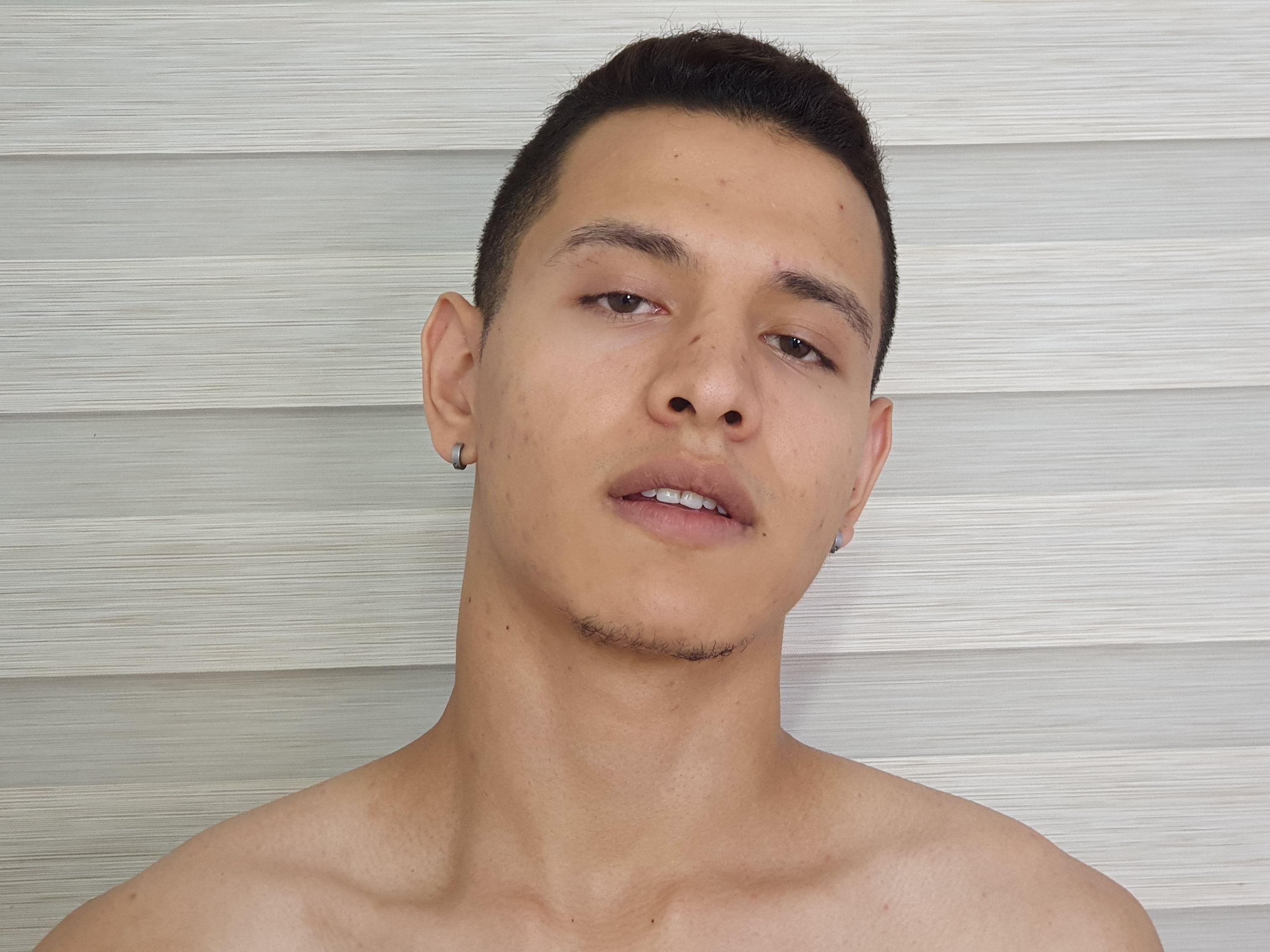 AlbertoStar cam model profile picture 
