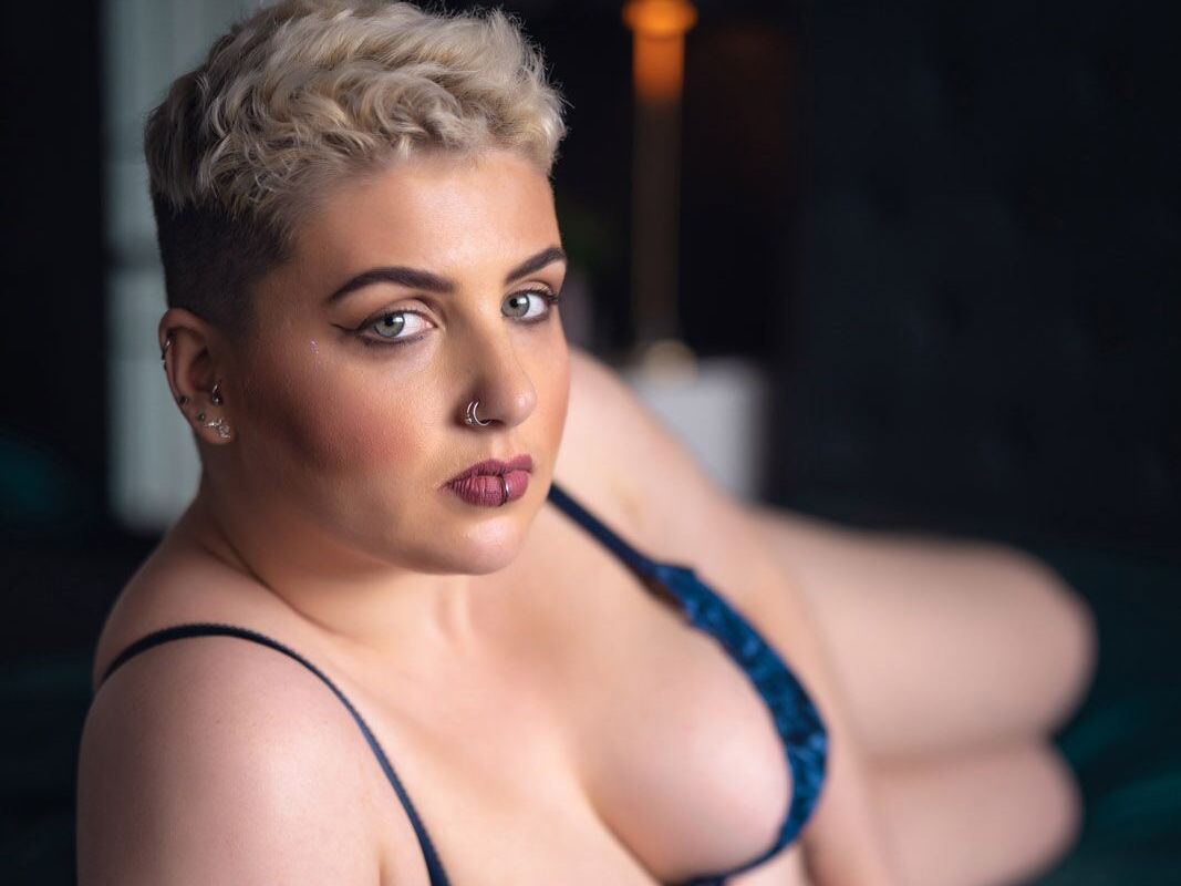 Foto de perfil de modelo de webcam de Curvypolishbabe 