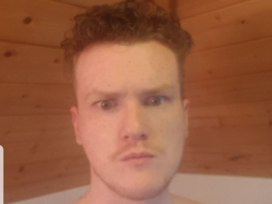 theladupstairs cam model profile picture 